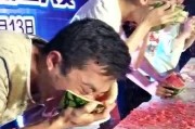 吃瓜比赛搞笑视频